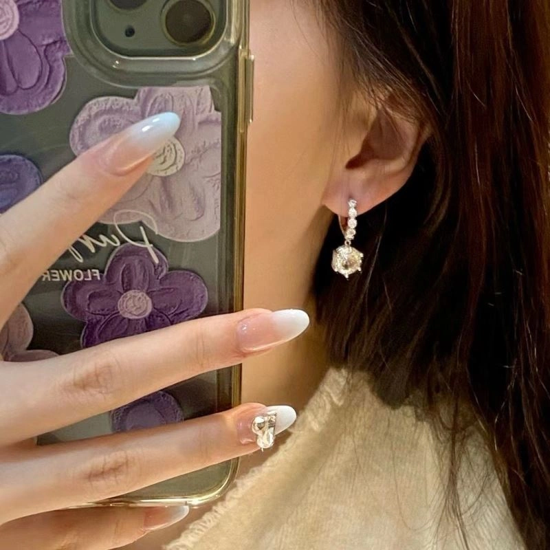 EyeCatching Tiffany Earrings 253897