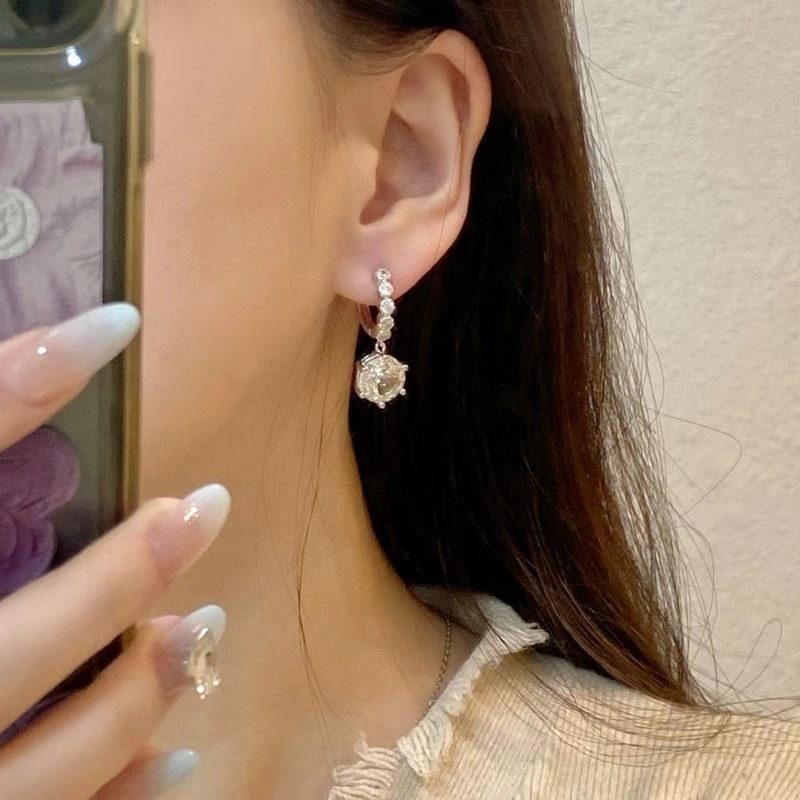 EyeCatching Tiffany Earrings 253897