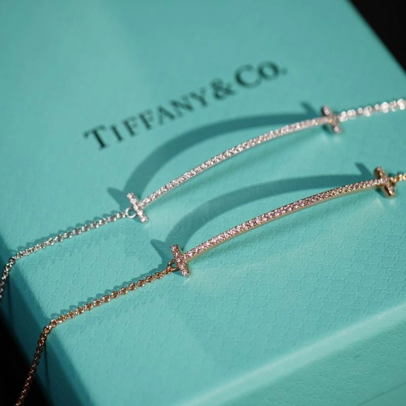 Cozy Tiffany Earrings 253868