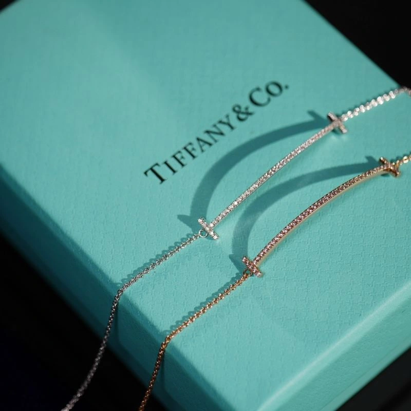 Cozy Tiffany Earrings 253868