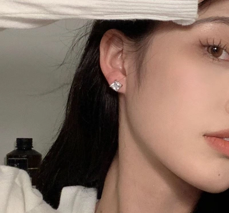 Tiffany Earrings TechFriendly 253826
