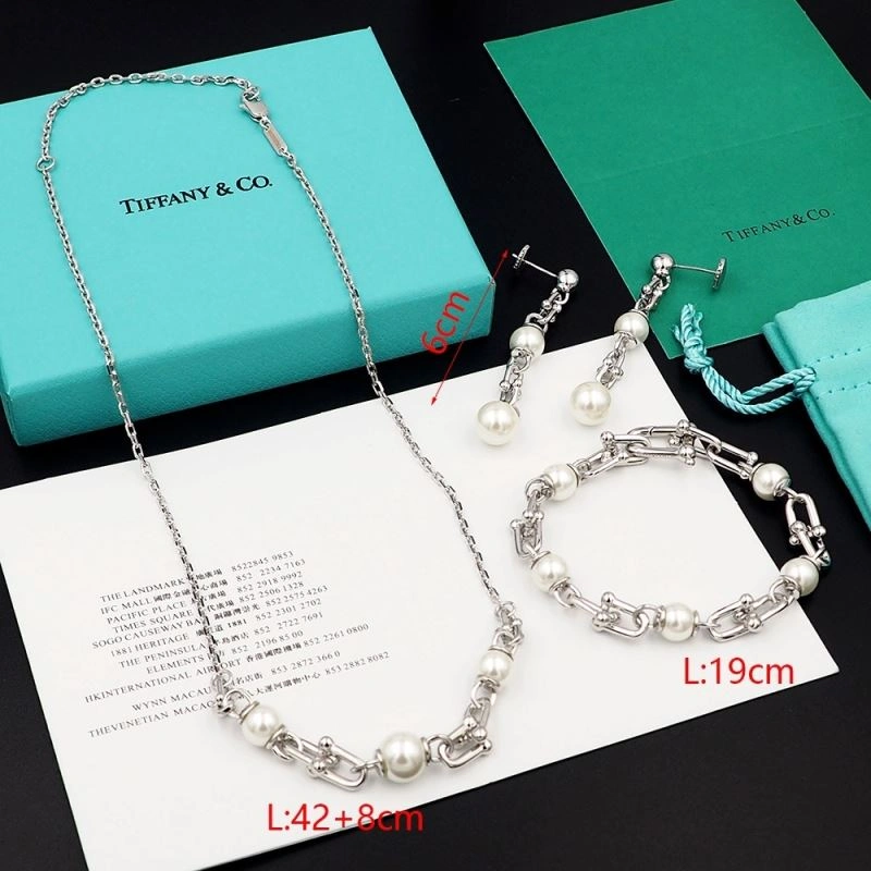 Vibrant Tiffany Earrings 253840