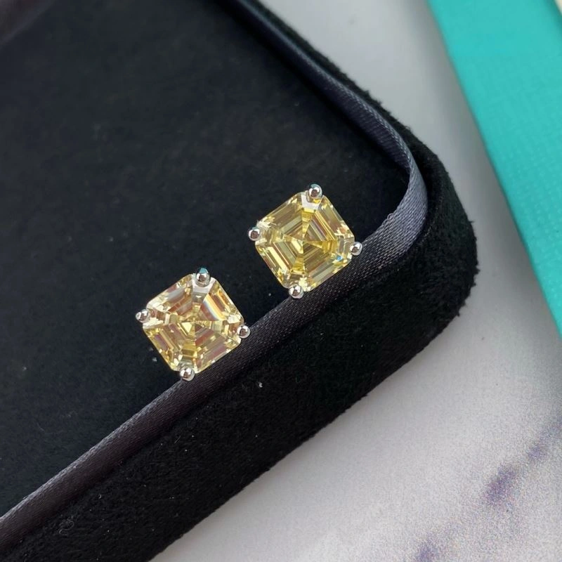 EyeCatching Tiffany Earrings 253805
