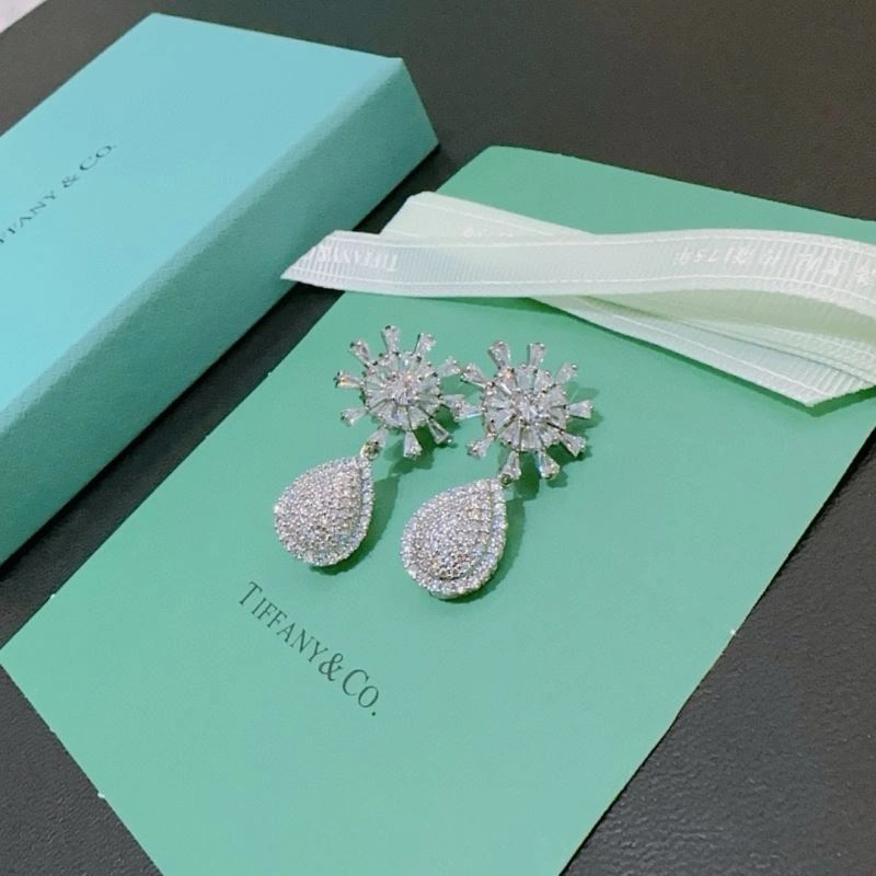 Tiffany Earrings Contemporary 253614
