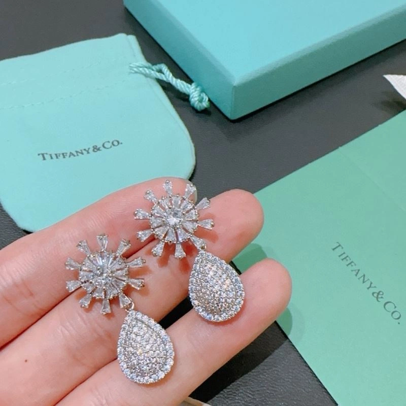 Tiffany Earrings Contemporary 253614