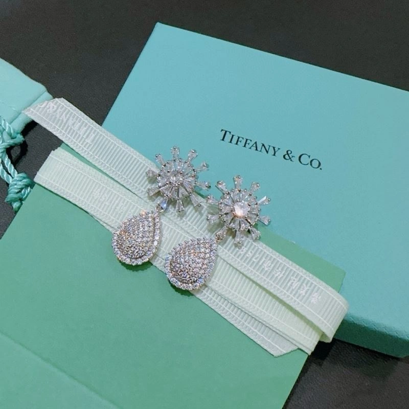Tiffany Earrings Contemporary 253614