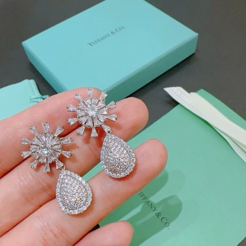 Tiffany Earrings Contemporary 253614