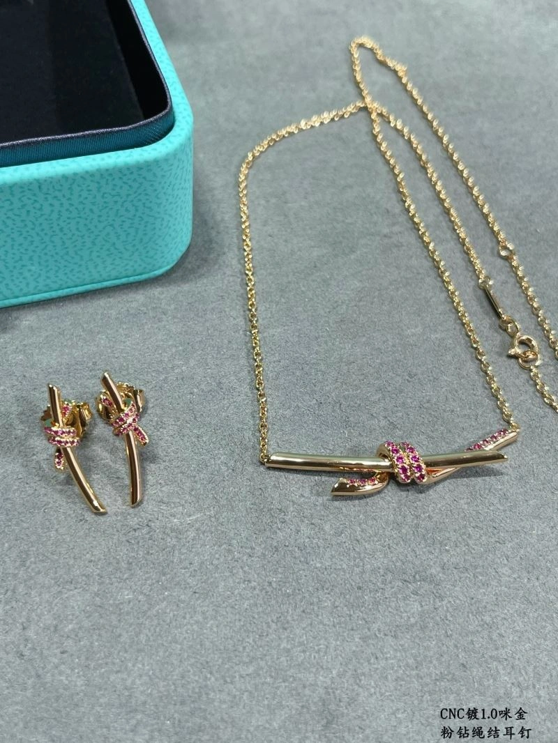 GoAnywhere Tiffany Earrings 253380