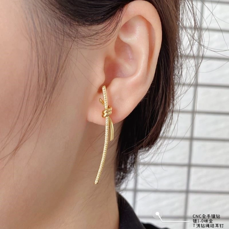 Tiffany Earrings Sporty 253238