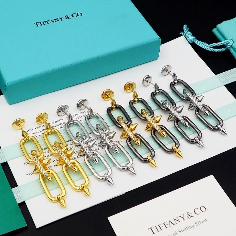 Tiffany Earrings Snug 253240