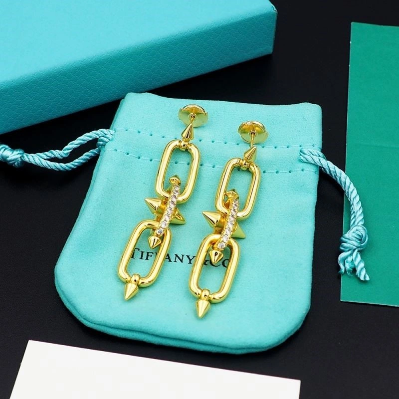 Tiffany Earrings Snug 253240