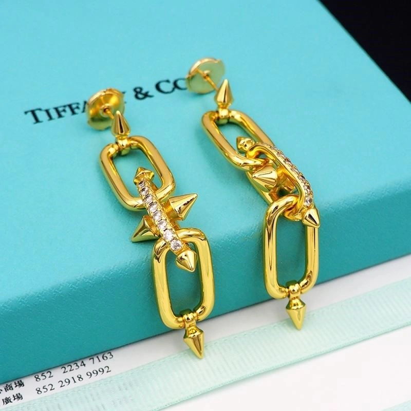 Tiffany Earrings Snug 253240