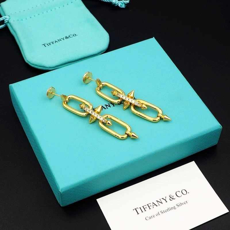 Tiffany Earrings Snug 253240