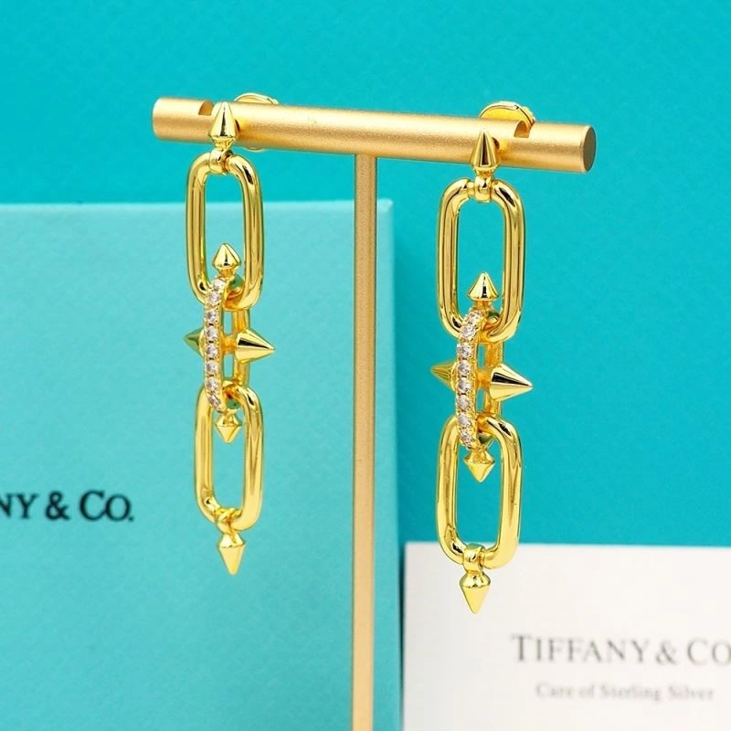 Tiffany Earrings Snug 253240