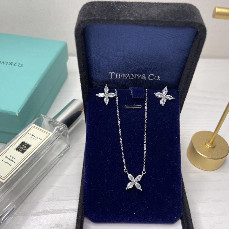 Tiffany Earrings EyeCatching 253206