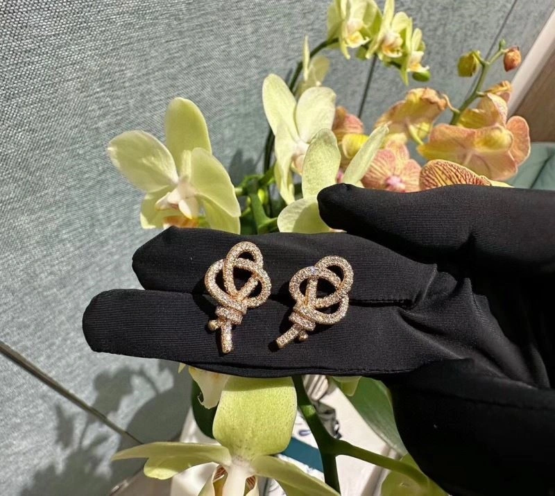 Resilient Tiffany Earrings 252724