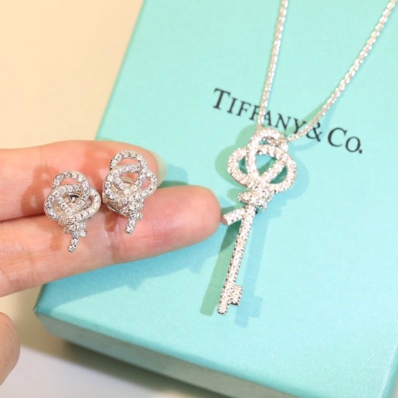 Tiffany Earrings Neat 252738