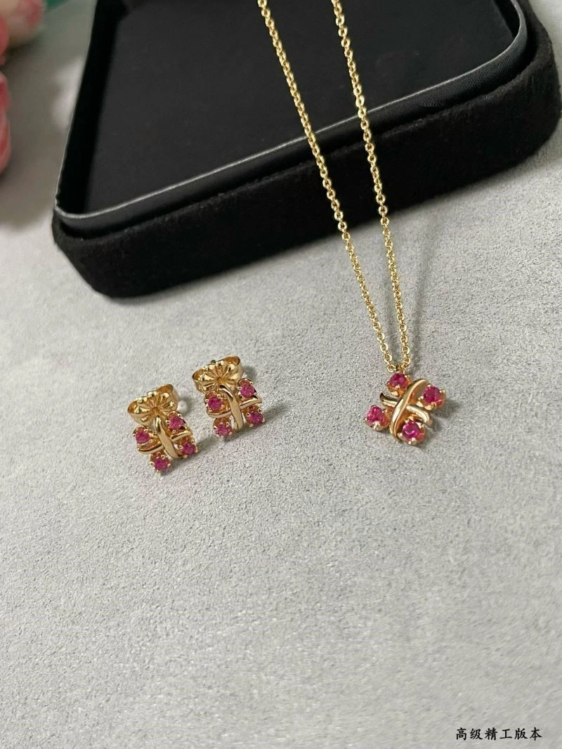 WaterResistant Tiffany Earrings 252568