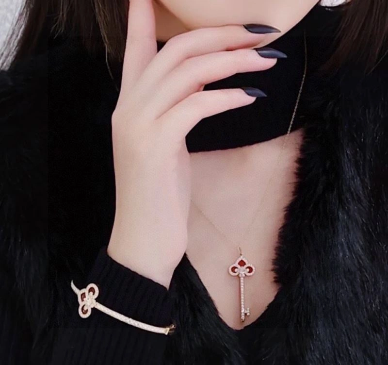 WellDesigned Tiffany Necklaces 253944