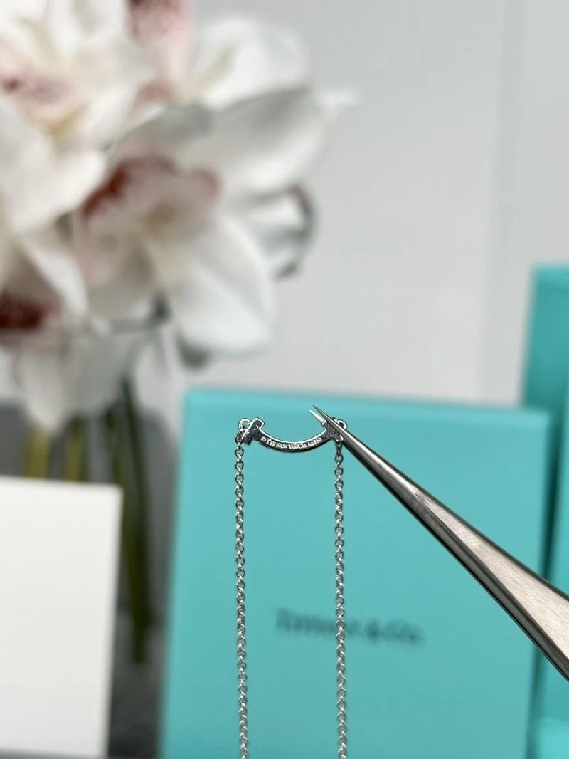Tailored Tiffany Necklaces 253710