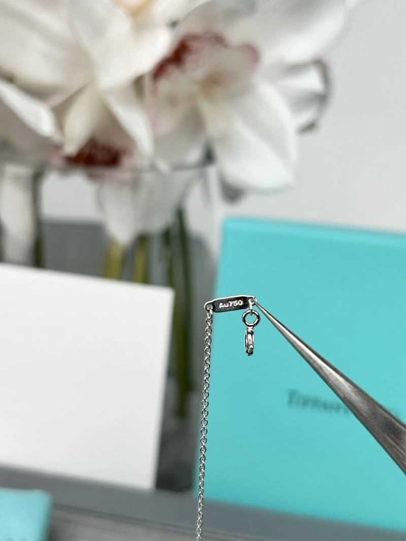 Tailored Tiffany Necklaces 253710