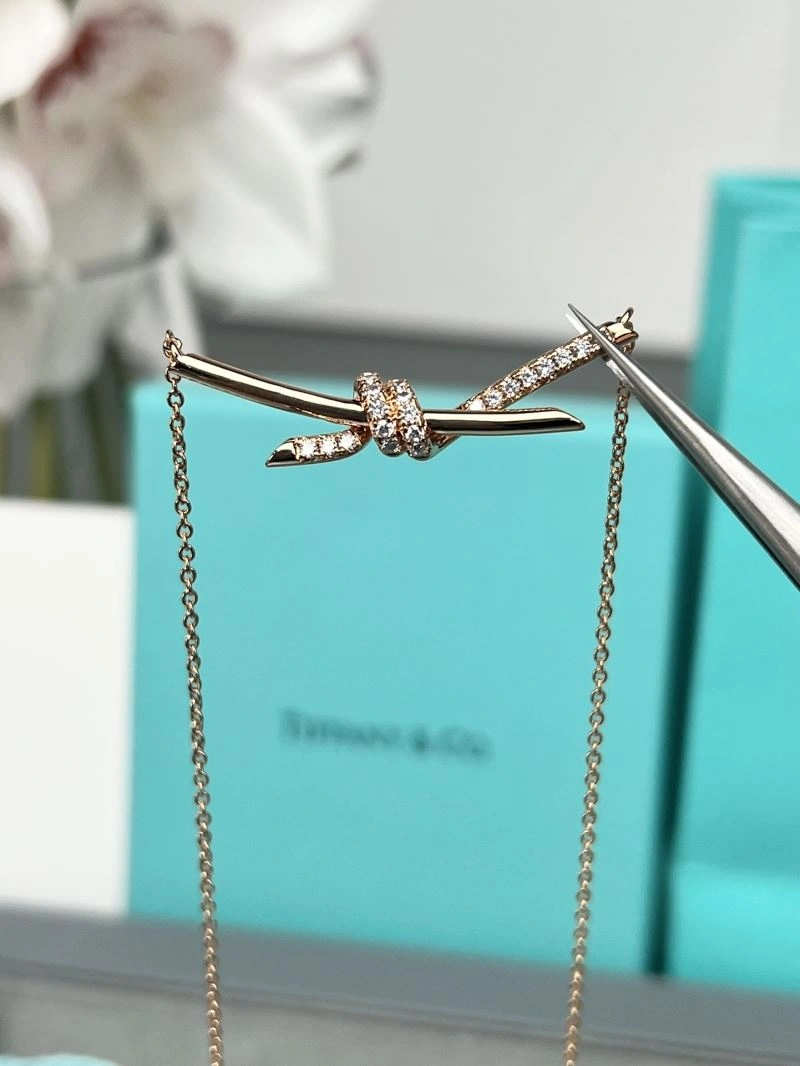 Sporty Tiffany Necklaces 253701
