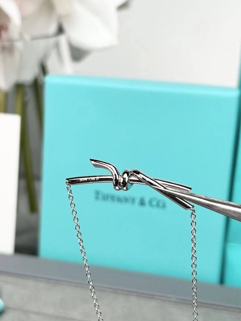 Tiffany Necklaces Snug 253583