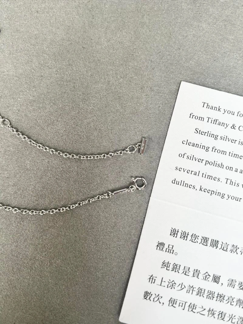 Sleek Tiffany Necklaces 253344