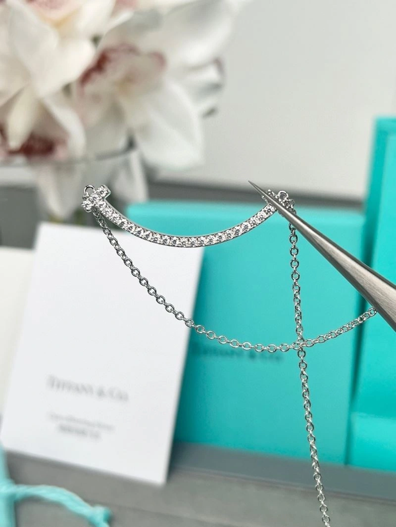 Sleek Tiffany Necklaces 253344