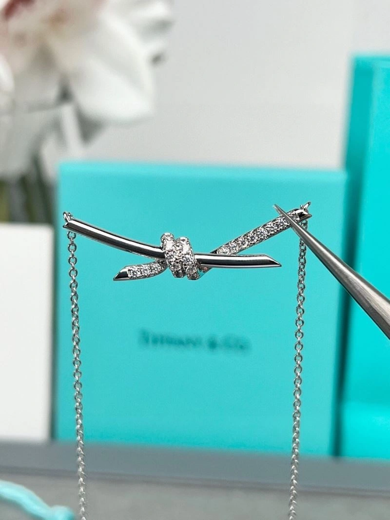 Snug Tiffany Necklaces 253339