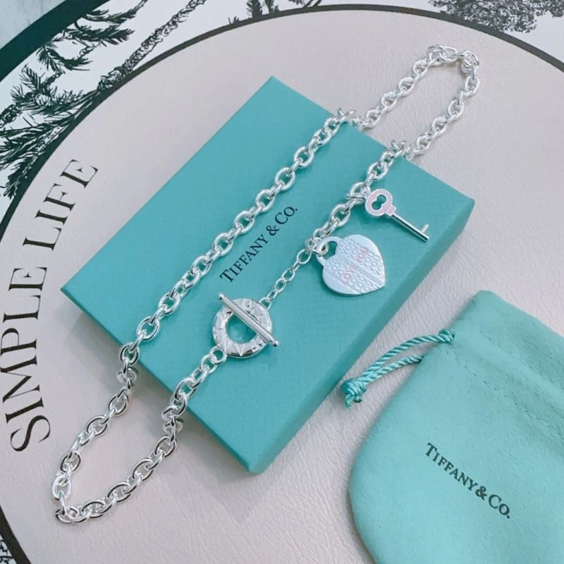 Tiffany Necklaces Sporty 253330