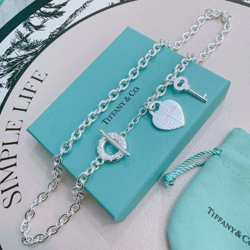 Tiffany Necklaces Sporty 253330