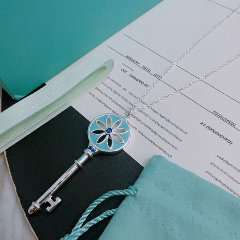 Unisex Tiffany Necklaces 253347
