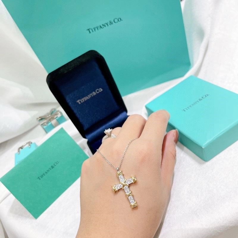 WeatherProof Tiffany Necklaces 253108