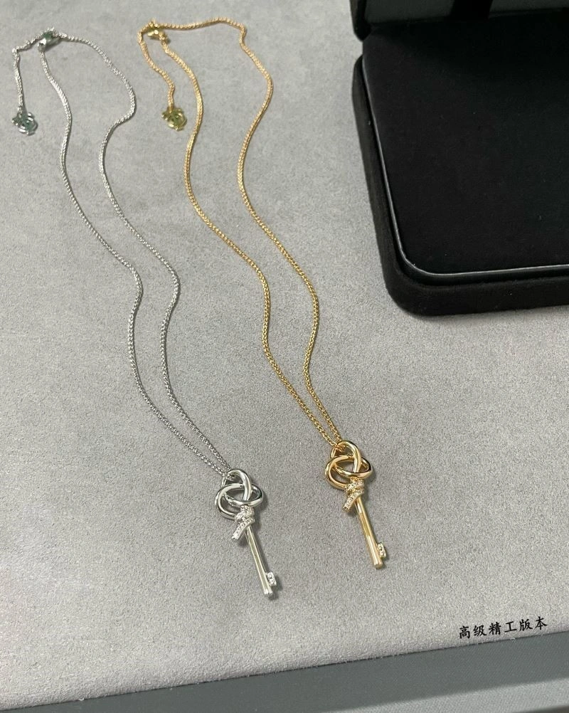 Sleek Tiffany Necklaces 253114