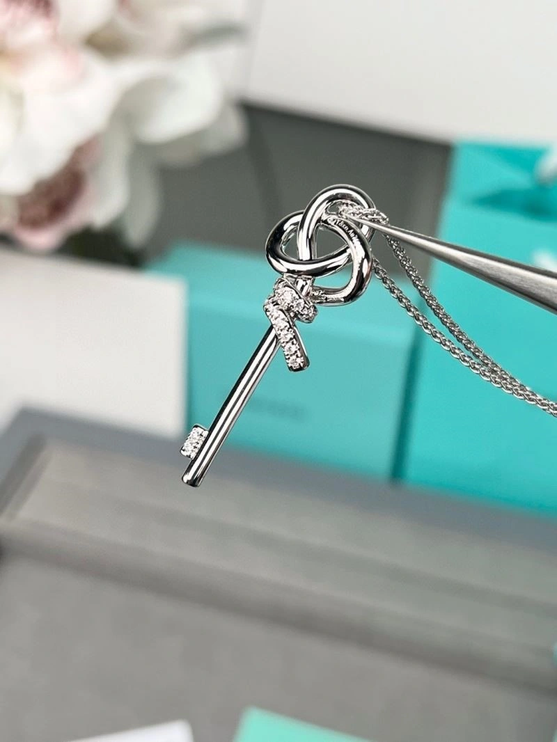 Tiffany Necklaces Seasonal 252837