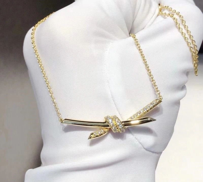 Compact Tiffany Necklaces 252709