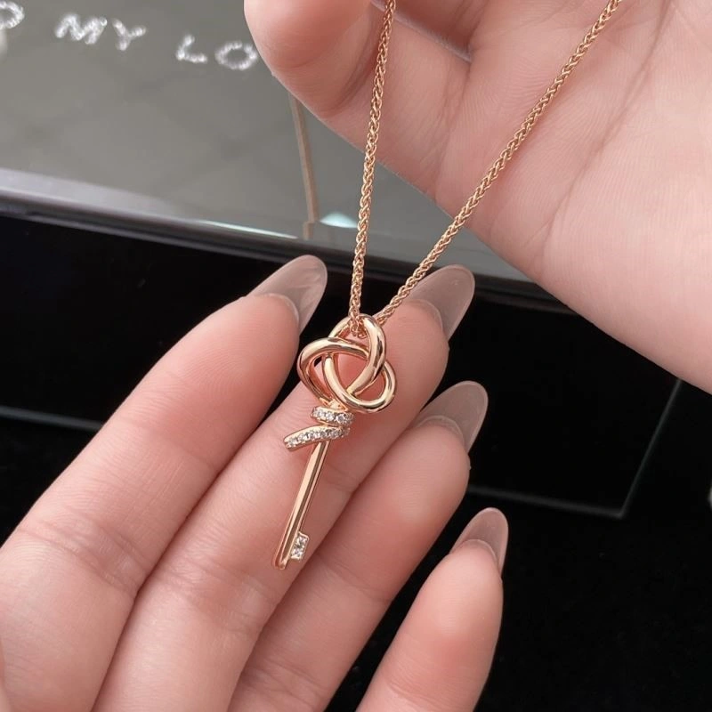 Supportive Tiffany Necklaces 252677