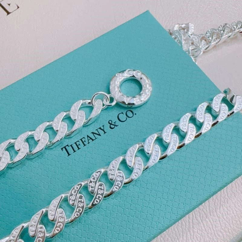 Comfortable Tiffany Necklaces 252658
