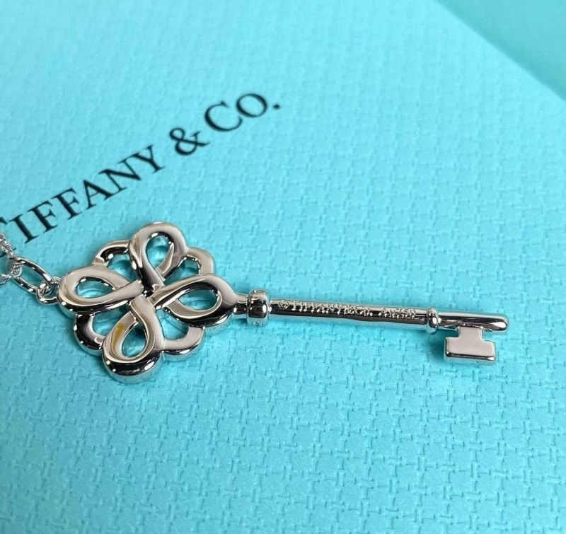 WaterResistant Tiffany Necklaces 252654