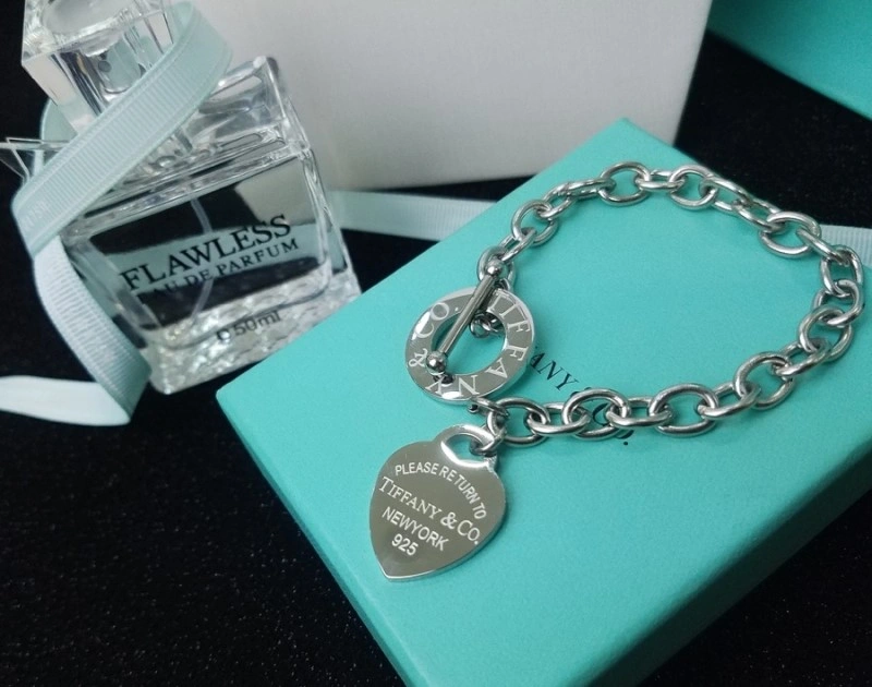 Bright Tiffany Necklaces 252344