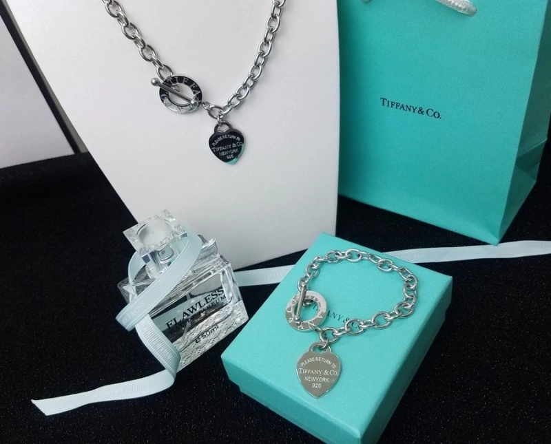 Bright Tiffany Necklaces 252344