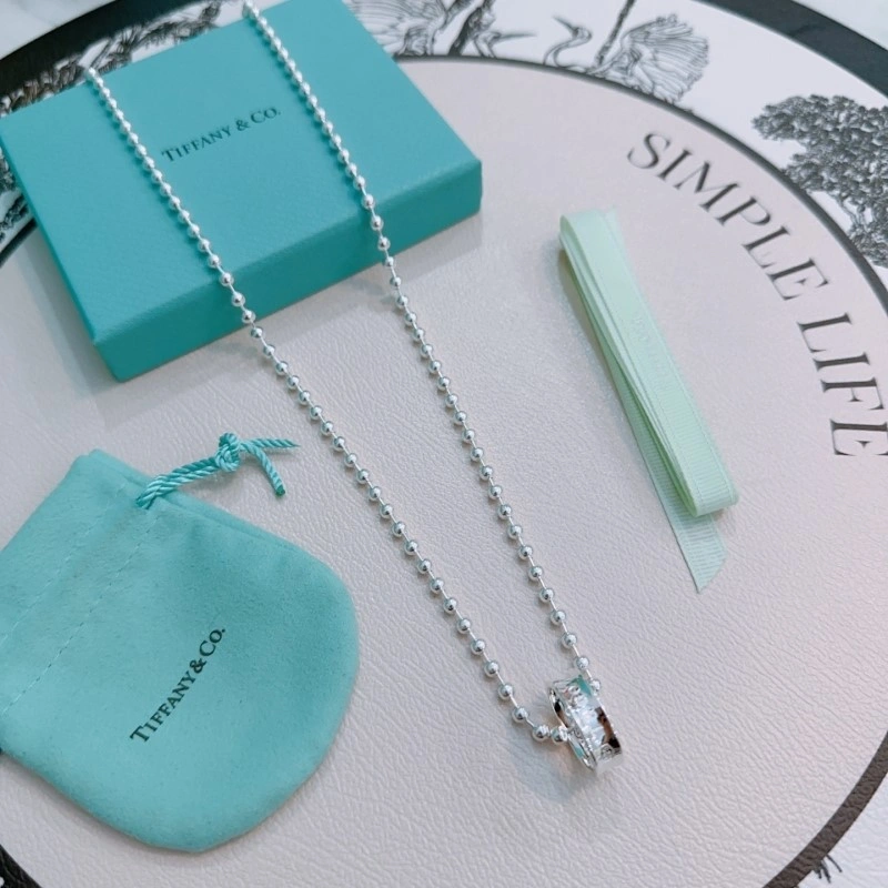 Tiffany Necklaces Vibrant 252345