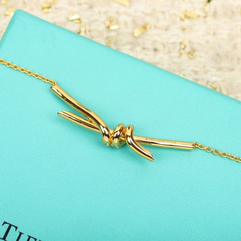 Sporty Tiffany Necklaces 252338
