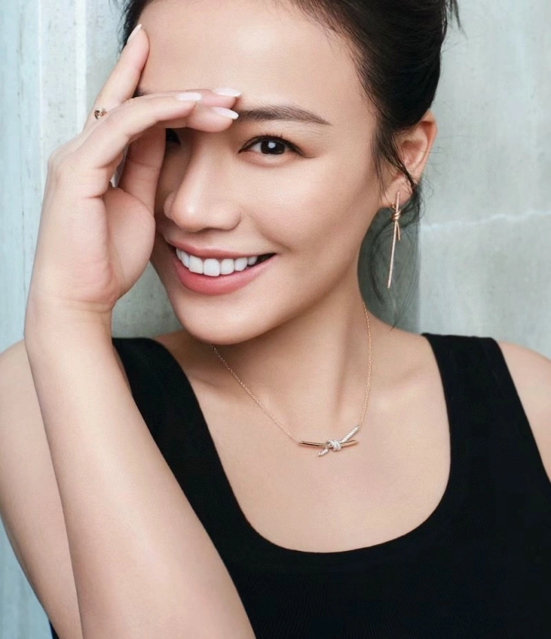 Tiffany Necklaces Lightweight 252317