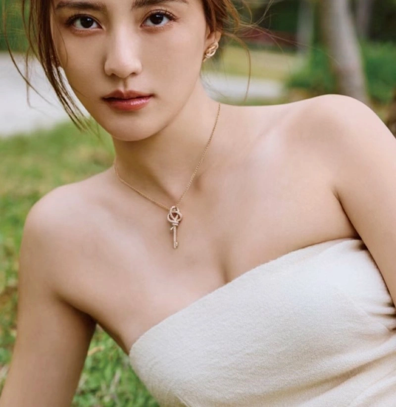 Comfortable Tiffany Necklaces 252332