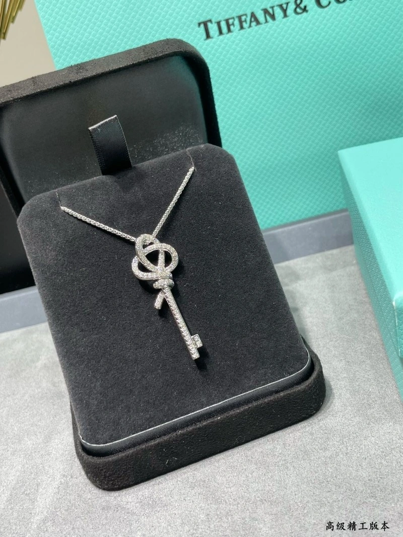 Comfortable Tiffany Necklaces 252332