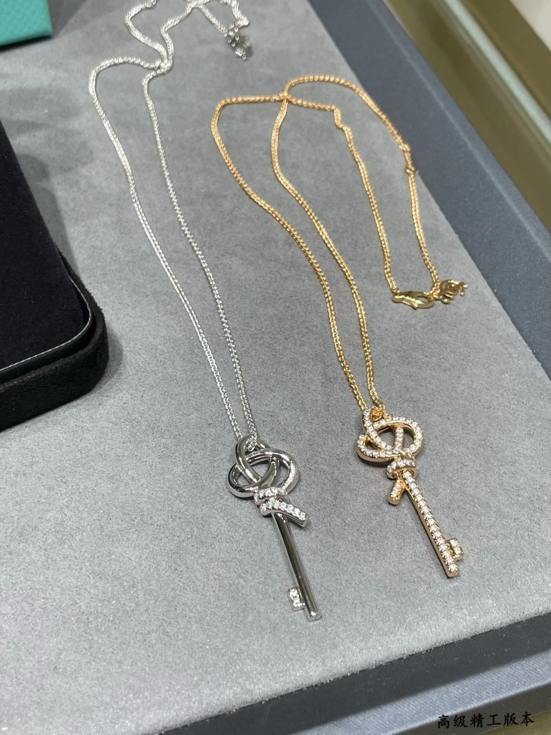 Comfortable Tiffany Necklaces 252332