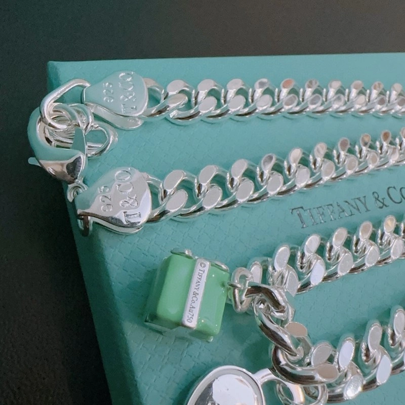 Tiffany Necklaces Timeless 252301