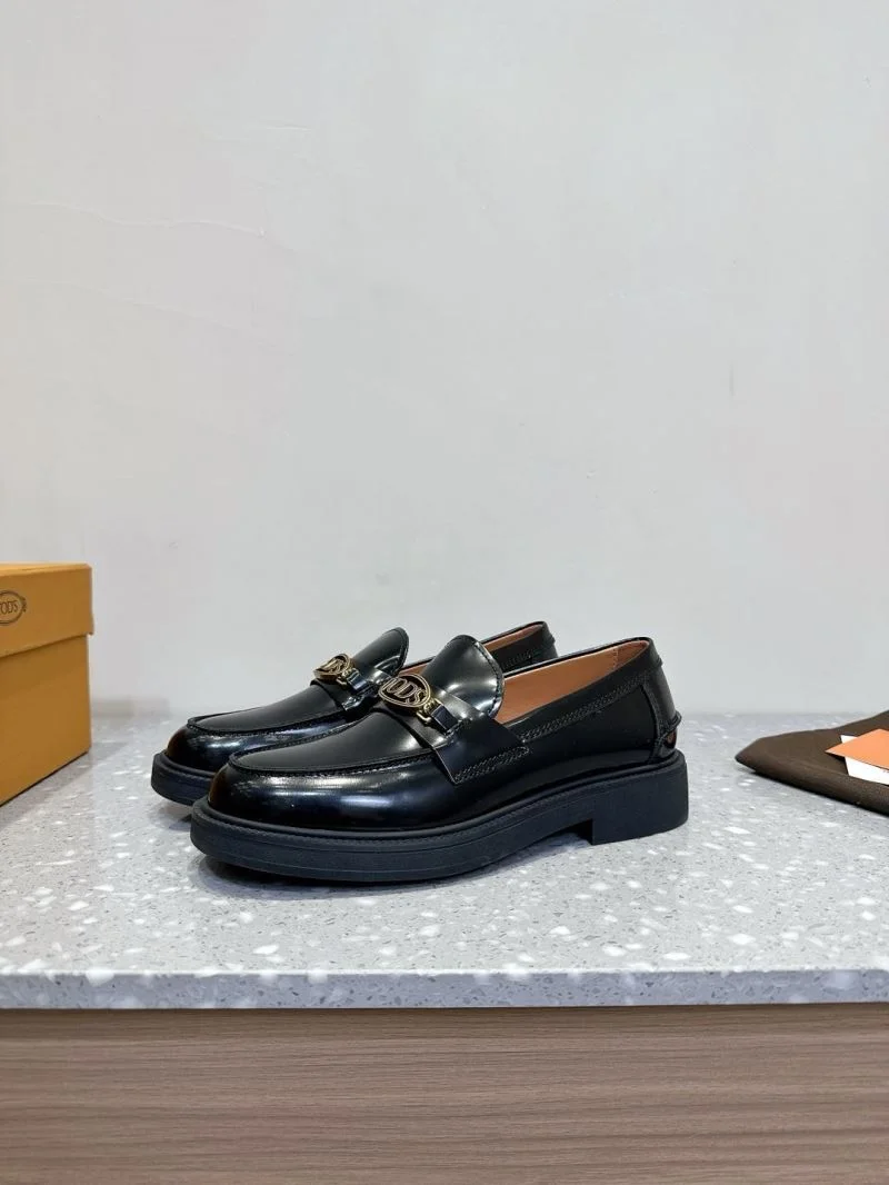 Resilient Tods Shoes 7148